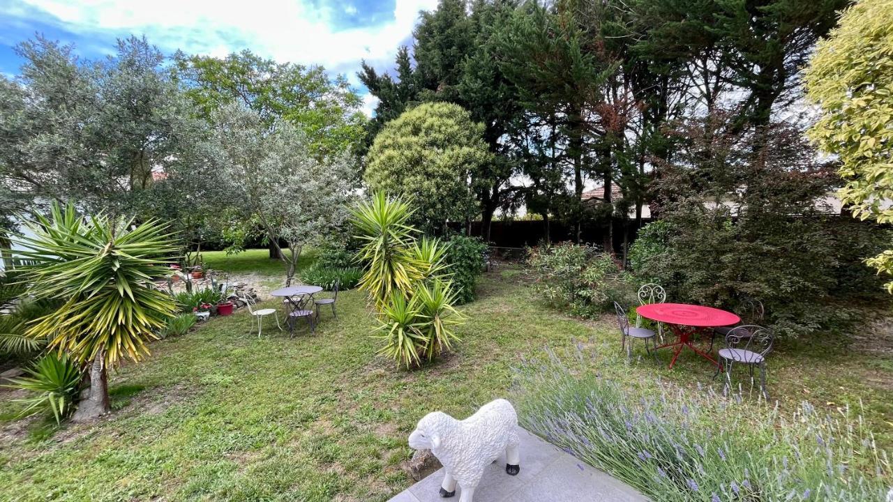 Aux Belles - Adults Only Bed & Breakfast