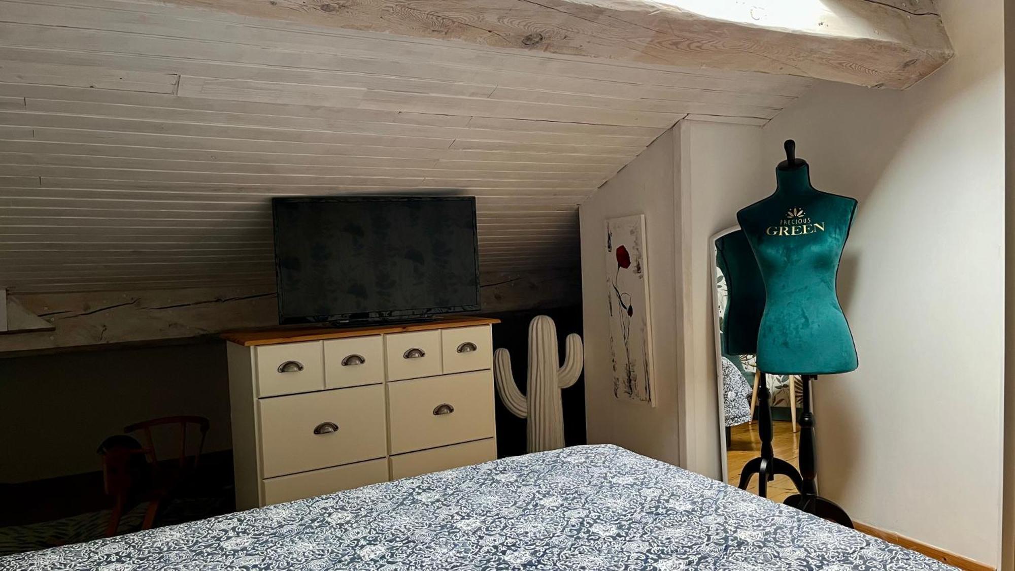 Aux Belles - Adults Only Bed & Breakfast *