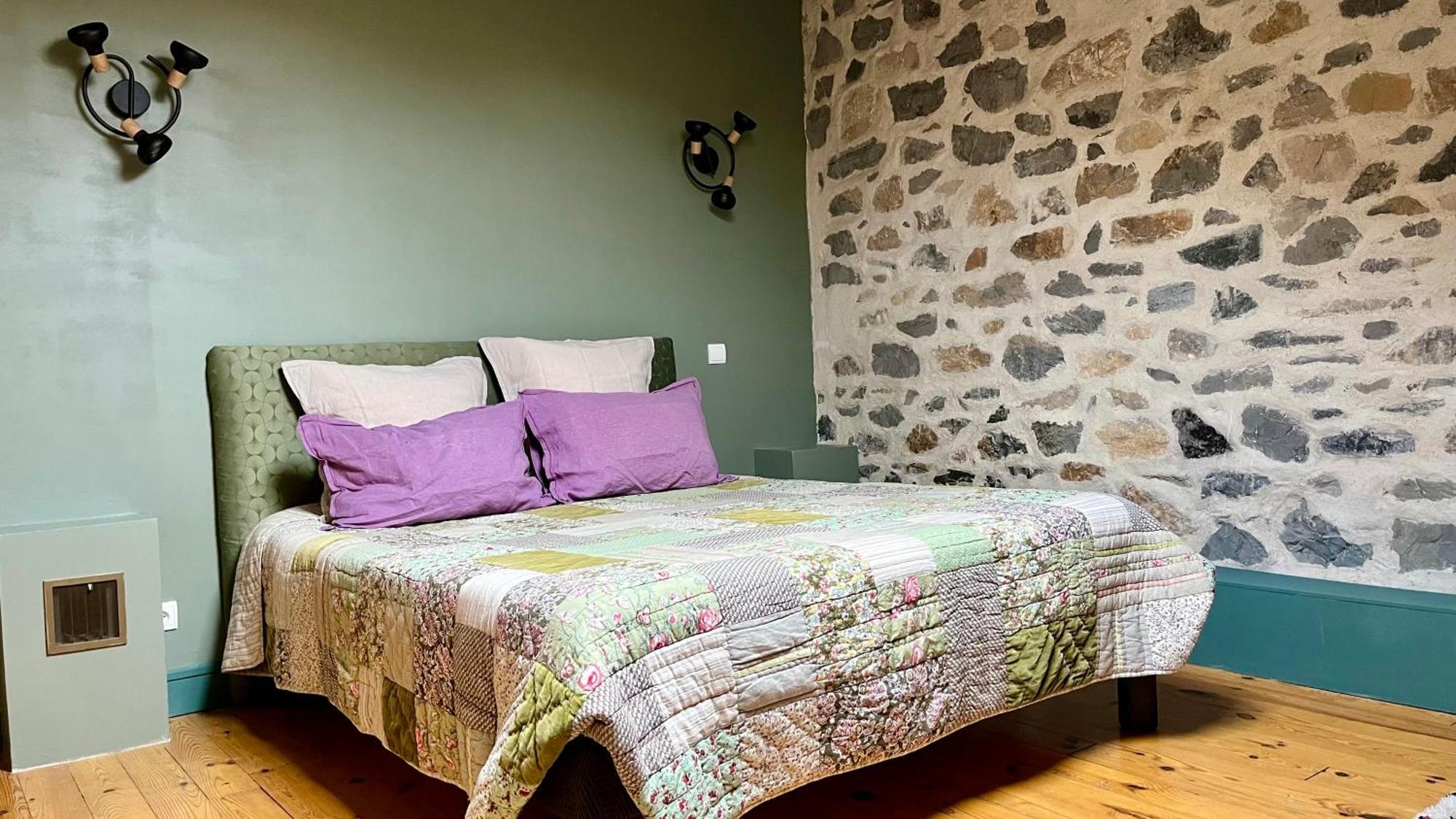 Aux Belles - Adults Only Bed & Breakfast *